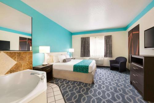 Howard Johnson by Wyndham San Antonio NW Medical C hotel detail image 2