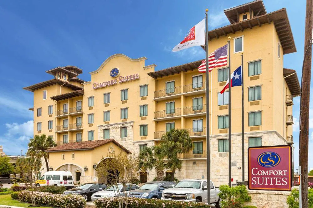 Comfort Suites Alamo - Riverwalk hotel hero