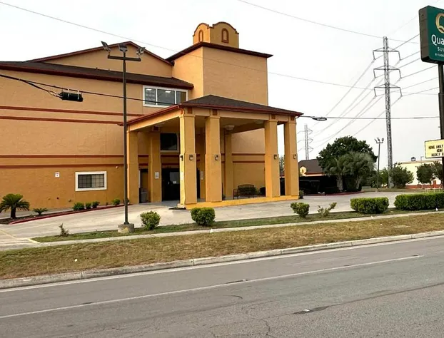 Quality Suites San Antonio Brooks City Base hotel detail image 2