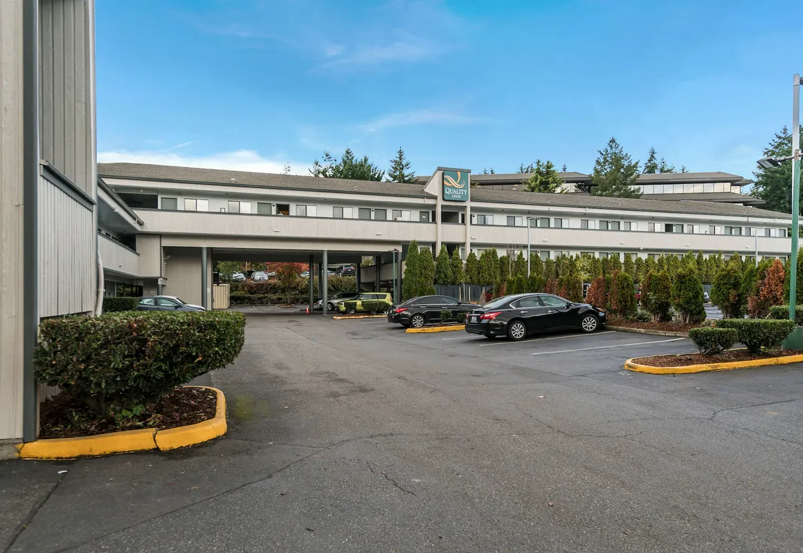 Quality Inn Bellevue hotel hero