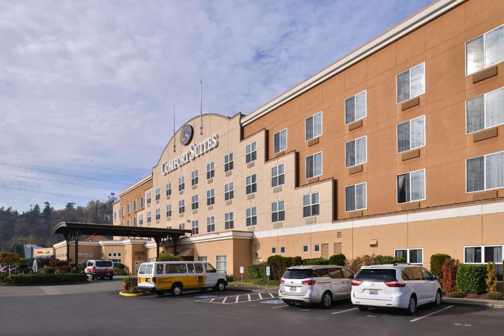 Comfort Suites Airport Tukwila Seattle hotel hero