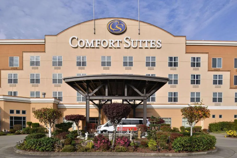 Comfort Suites Airport Tukwila Seattle hotel hero