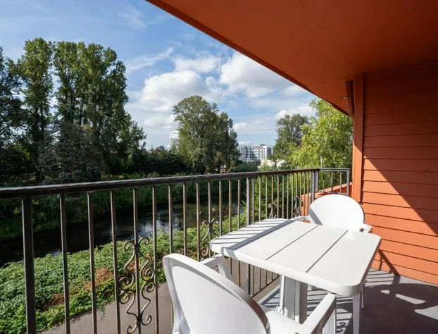 Ramada by Wyndham Tukwila Southcenter hotel detail image 2