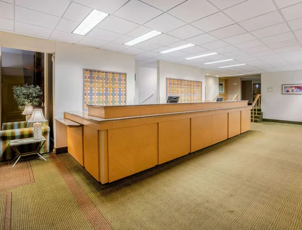 La Quinta Inn & Suites by Wyndham Seattle Sea-Tac Airport hotel detail image 4