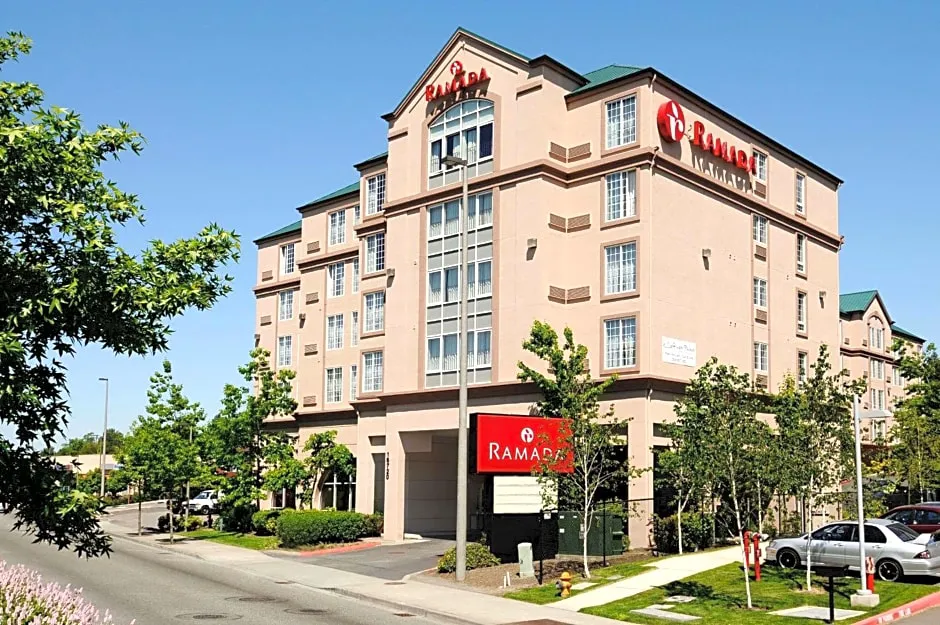 Ramada by Wyndham SeaTac Airport hotel hero