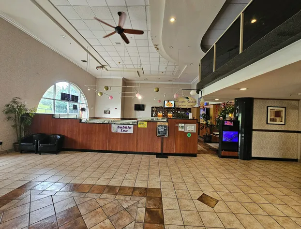 Ramada by Wyndham SeaTac Airport hotel detail image 2