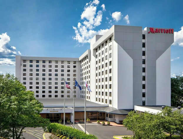 New York LaGuardia Airport Marriott hotel detail image 2