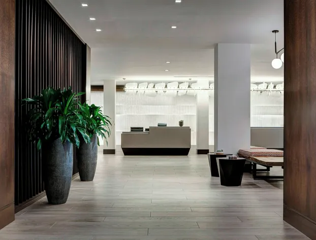 New York LaGuardia Airport Marriott hotel detail image 4