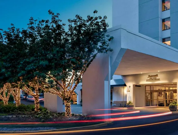 New York LaGuardia Airport Marriott hotel detail image 2