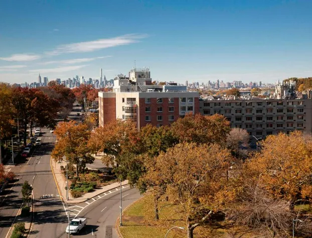 New York LaGuardia Airport Marriott hotel detail image 3
