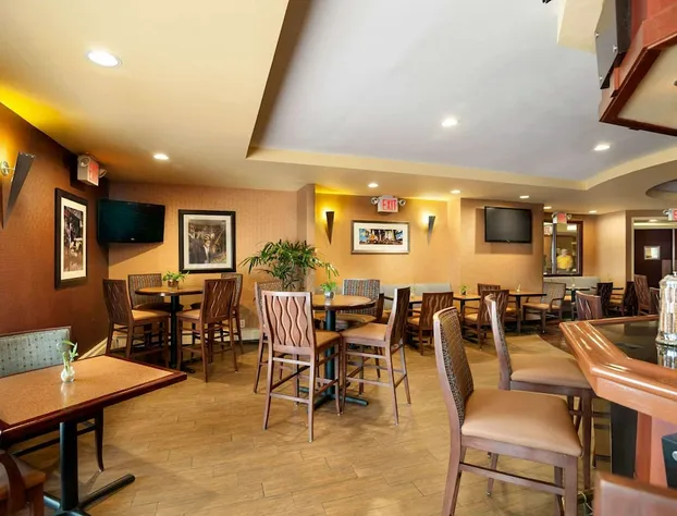 DoubleTree by Hilton New York JFK Airport hotel detail image 4