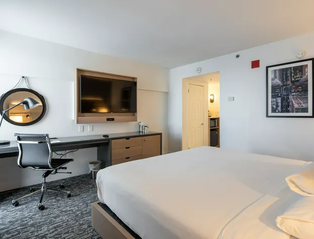 DoubleTree by Hilton New York JFK Airport hotel detail image 4