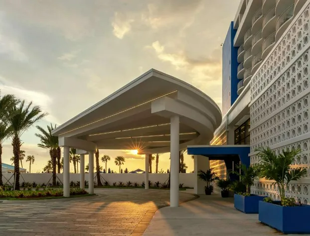 Hilton Clearwater Beach Resort & Spa hotel detail image 1