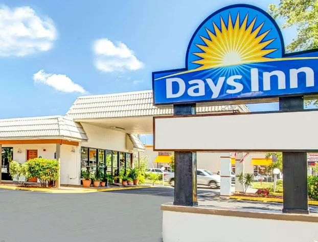 Days Inn by Wyndham St. Petersburg Central hotel detail image 4