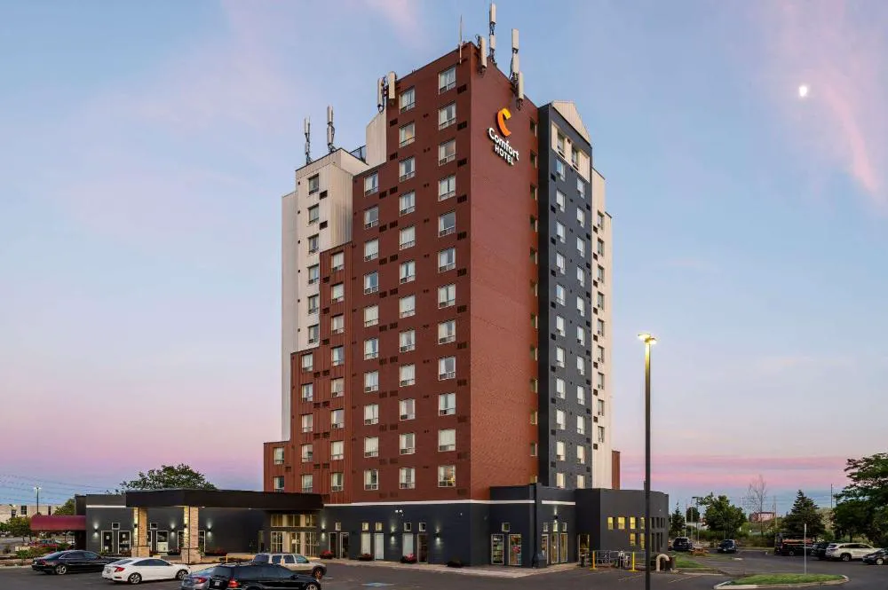 Comfort Hotel Airport North hotel hero