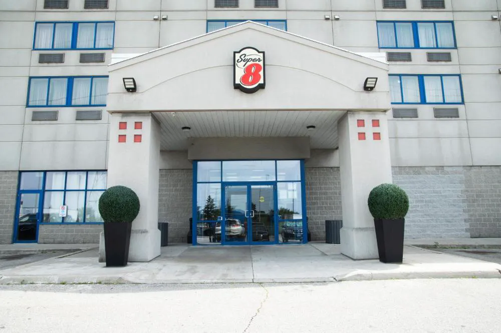 Super 8 by Wyndham Mississauga hotel hero