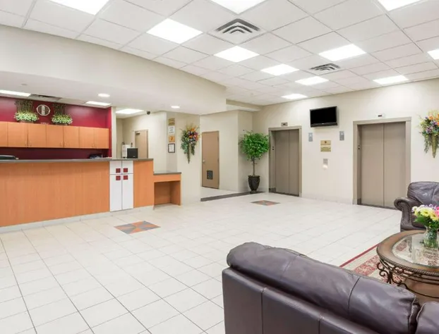 Super 8 by Wyndham Mississauga hotel detail image 3