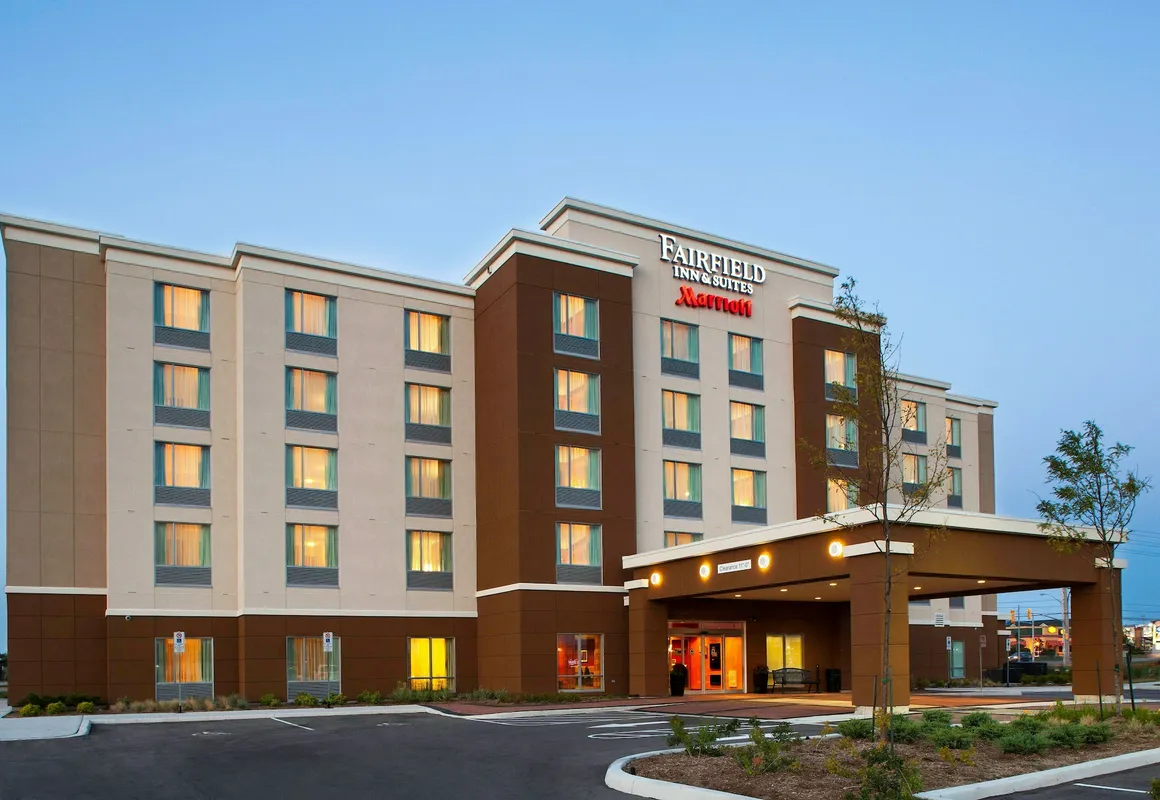 Fairfield Inn & Suites by Marriott Toronto Mississauga hotel hero