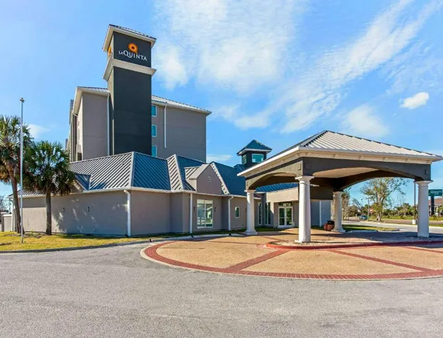 La Quinta Inn & Suites by Wyndham Panama City hotel detail image 1