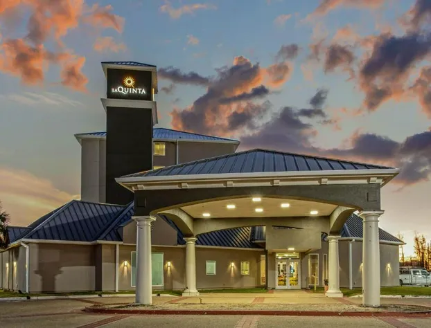 La Quinta Inn & Suites by Wyndham Panama City hotel detail image 2