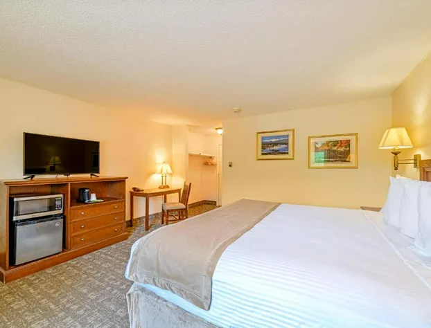 Town and Country Inn & Resort hotel detail image 1