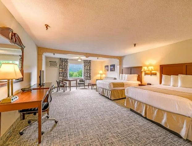 Town and Country Inn & Resort hotel detail image 3