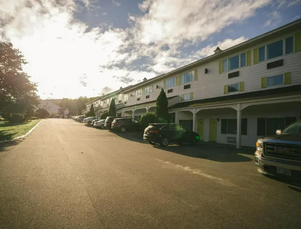 Town and Country Inn & Resort hotel detail image 2