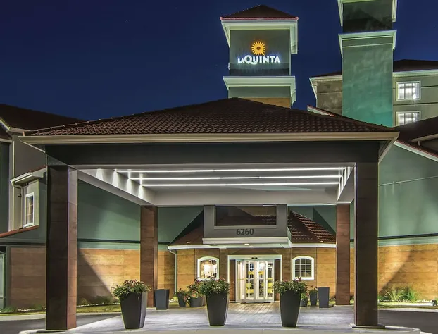 La Quinta Inn & Suites by Wyndham Atlanta Perimeter Medical hotel detail image 1