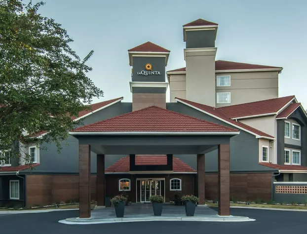 La Quinta Inn & Suites by Wyndham Atlanta Perimeter Medical hotel detail image 3