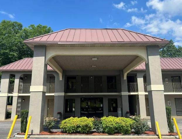 Super 8 by Wyndham Decatur/Lithonia/Atl Area hotel detail image 2