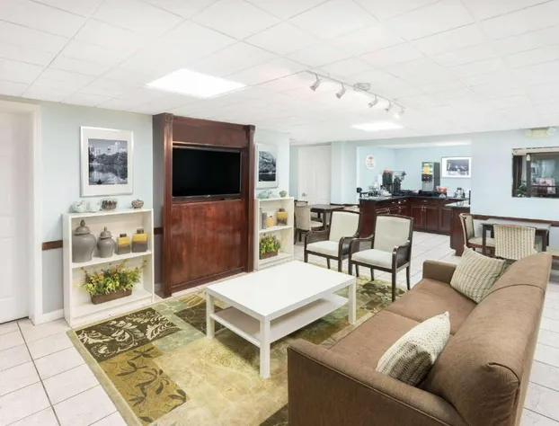 Super 8 by Wyndham Decatur/Lithonia/Atl Area hotel detail image 4