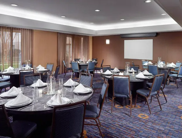 Courtyard by Marriott Atlanta Alpharetta hotel detail image 4