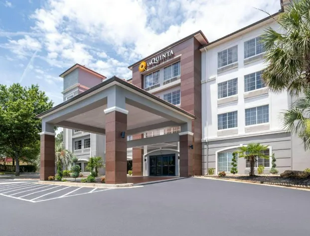 La Quinta Inn & Suites by Wyndham Atlanta Stockbridge hotel detail image 2