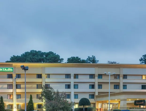 La Quinta Inn & Suites by Wyndham Atlanta Roswell hotel detail image 1