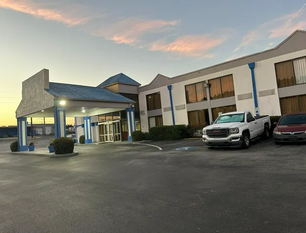 Rodeway Inn Stone Mountain hotel detail image 1