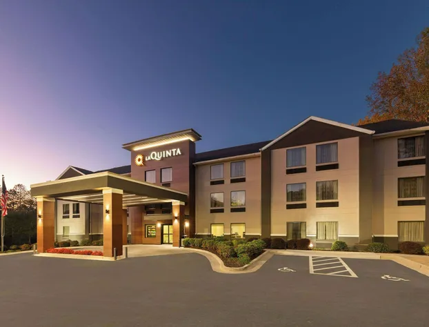 La Quinta Inn & Suites by Wyndham Snellville-Stone Mountain hotel detail image 1