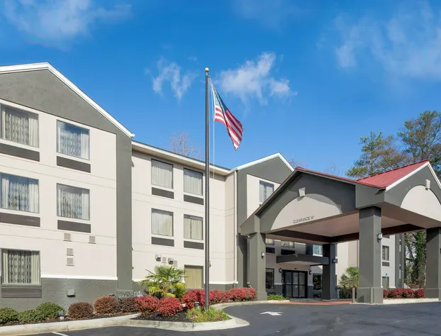 La Quinta Inn & Suites by Wyndham Snellville-Stone Mountain hotel detail image 2