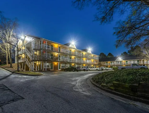 HomeTowne Studios by Red Roof Atlanta NE - Downtown Norcross hotel detail image 2