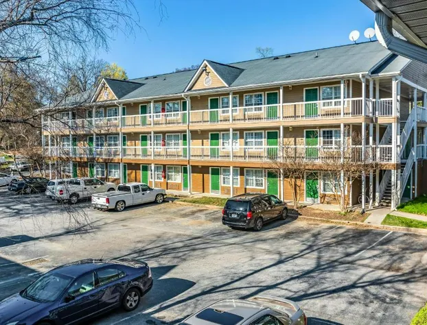 HomeTowne Studios by Red Roof Atlanta NE - Downtown Norcross hotel detail image 4