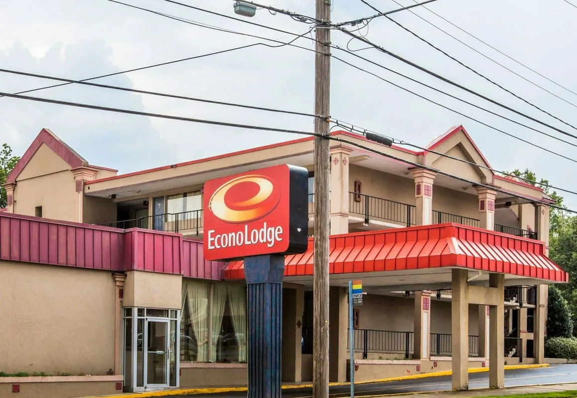Econo Lodge Atlanta College Park hotel hero