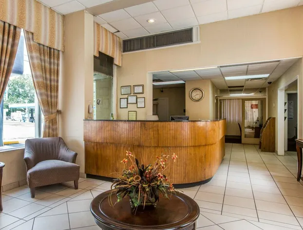 Econo Lodge Atlanta College Park hotel detail image 3