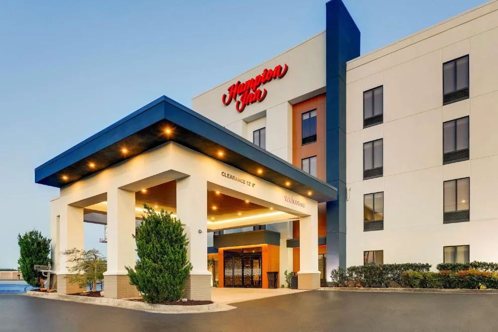 Hampton Inn Cumming hotel hero