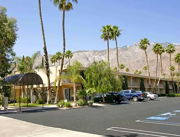 Days Inn by Wyndham Palm Springs hotel detail image 1