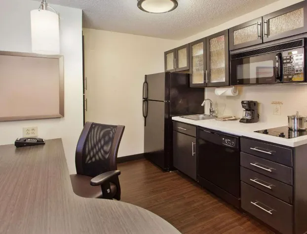 Sonesta Simply Suites Philadelphia Mount Laurel hotel detail image 4