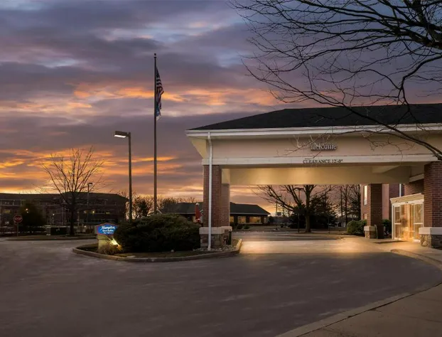 Hampton Inn & Suites Newtown hotel detail image 1