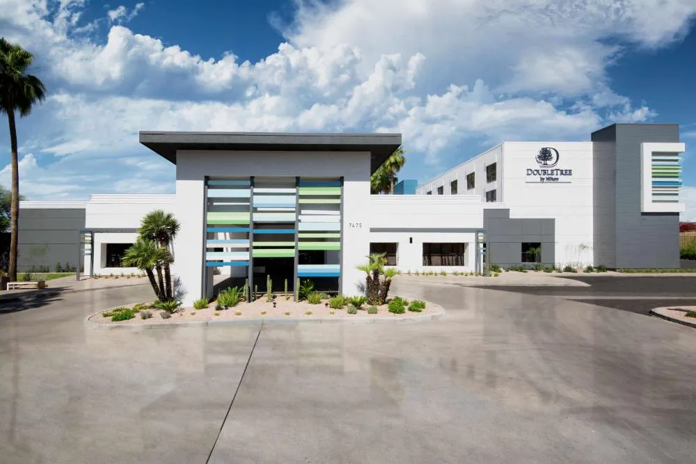DoubleTree by Hilton Phoenix Chandler hotel hero