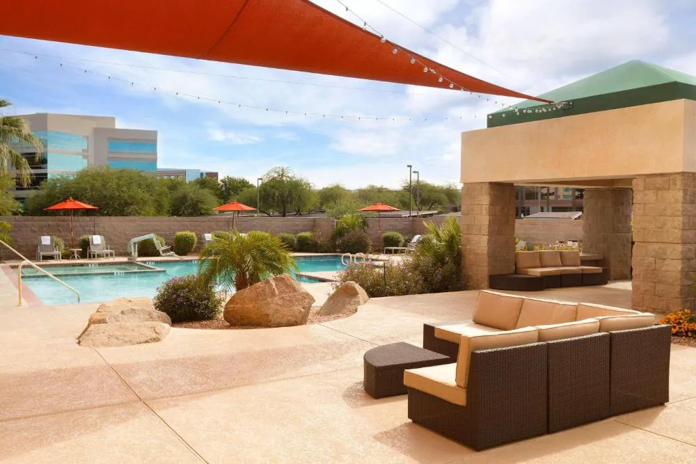 Radisson Hotel Phoenix Airport hotel hero