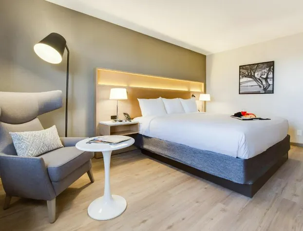 Radisson Hotel Phoenix Airport hotel detail image 4