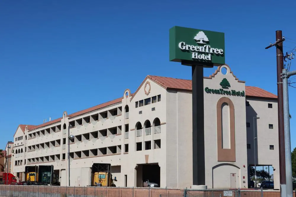 GreenTree Hotel Phoenix West hotel hero