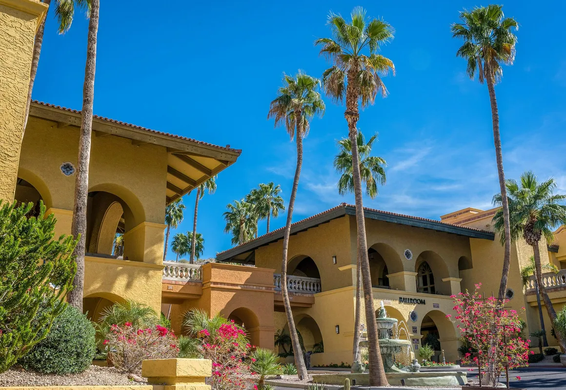 Hilton Phoenix Tapatio Cliffs Resort hotel hero